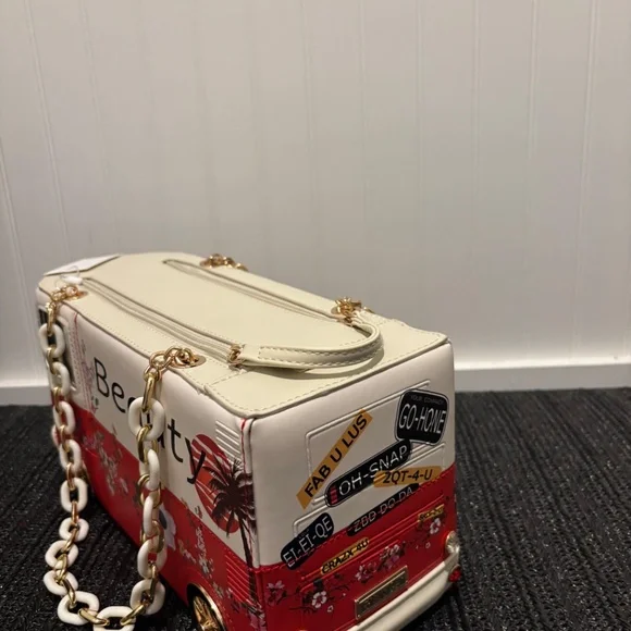 Beauty Bus - Picture 3 of 3